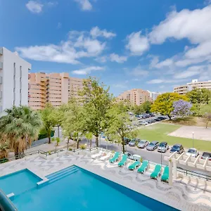 https://tlia-iv-pool-city-center-vilamoura.hotelaalgarve.com